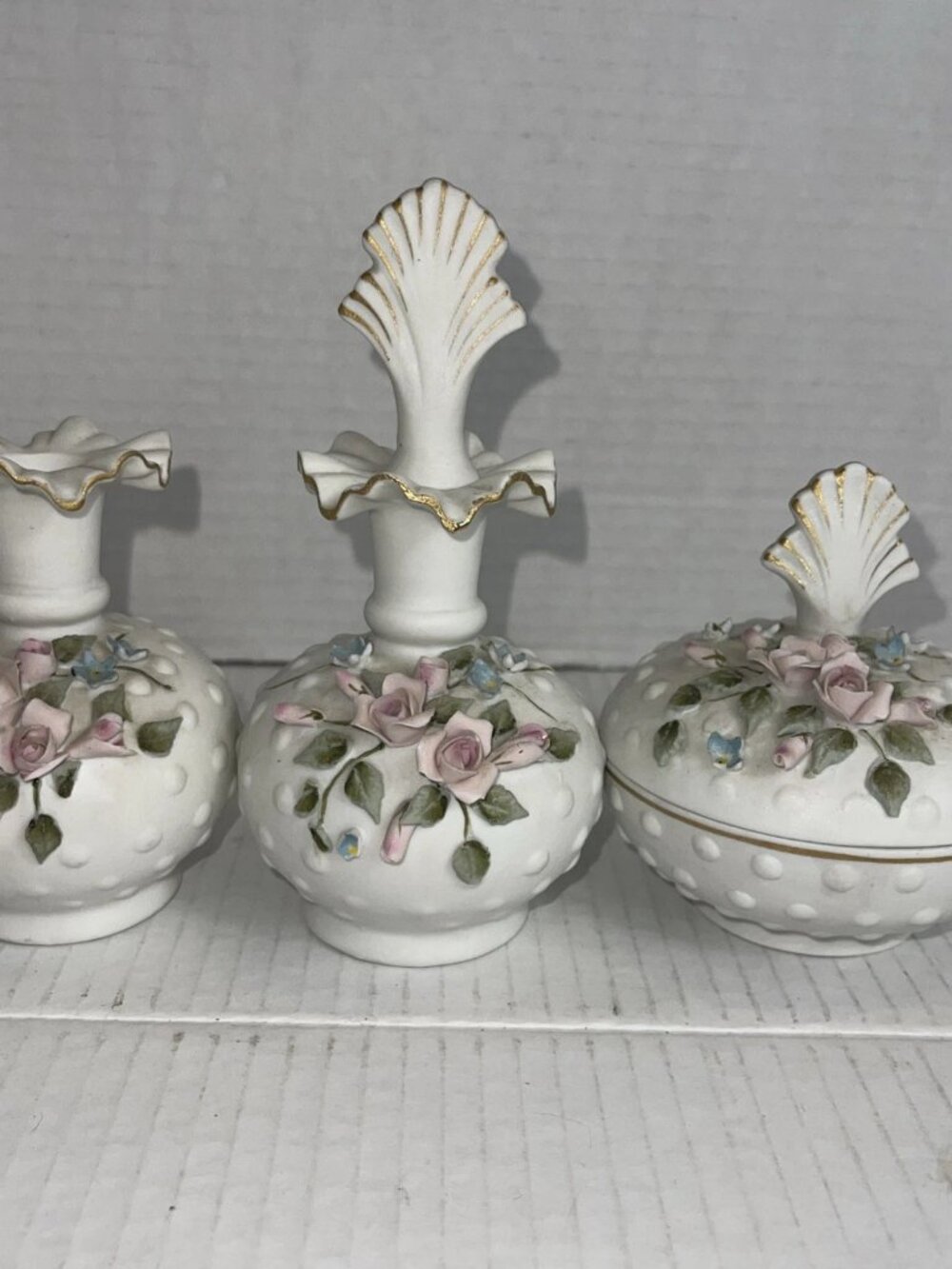 Vnt Set Of 3 Lefton Fine China Hand Painted Ruffled Hobnail Vases & Trinket Box.
